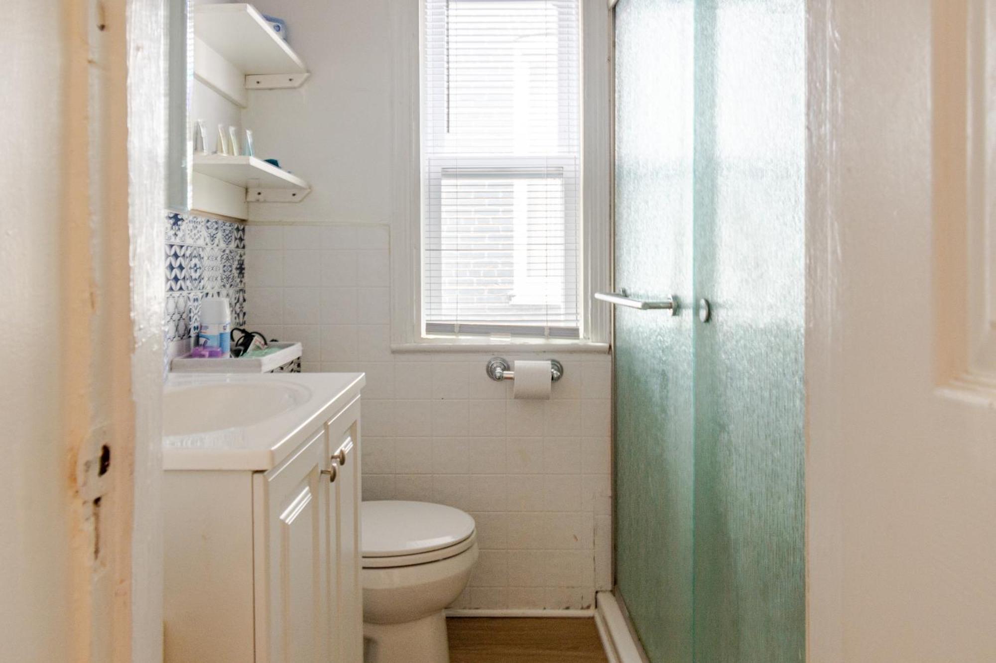 Apartment Bright & Cozy 2 Bedroom, 1 Bath, 2 Miles From White House Washington